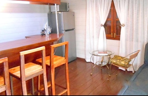 Albion House | Homerez - 100m from the beach! House for 3 people with pool access