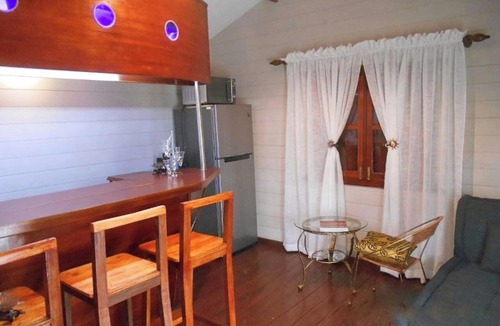 Albion House | Homerez - Charming House in Albion with Shared Pool