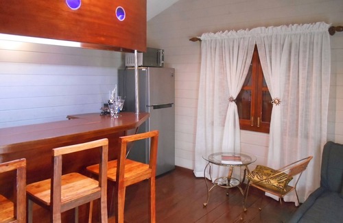 Albion House | Homerez - House in Albion