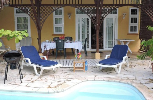 Blue Bay Villa | Homerez - Villa in Blue Bay