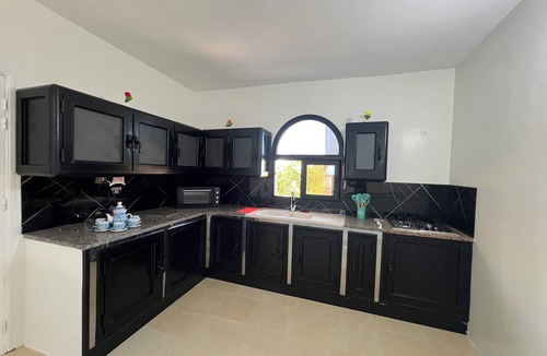 Aghir House | House 7 minutes walk from the beach with Jacuzzi