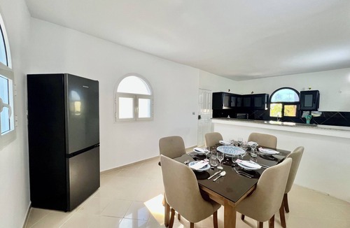Aghir House | House 7 minutes walk from the beach with Jacuzzi