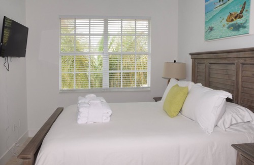 Treasure Cay Resort | Kellie’s Cool Condo - Sleeps 8 guests on the Beach