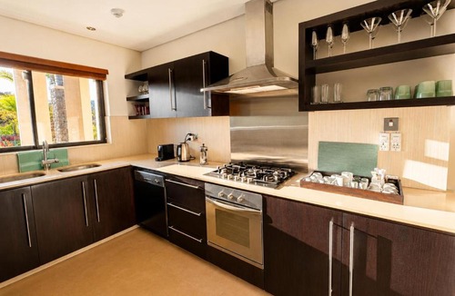 Grand River South East Apartment | L'Adamante Anahita - Beach access and on the Golf course