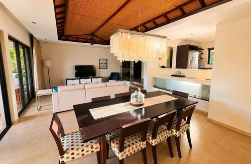 Grand River South East Apartment | L'Adamante Anahita - Beach access and on the Golf course