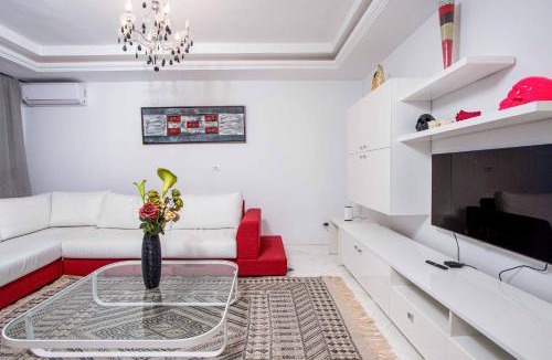 Les Berges du Lac Apartment | L'onde du Lac - chic apartment with private suite S16