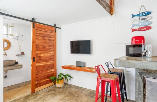 Albion Bed & Breakfast | La Maison Ojas Eco Lodges