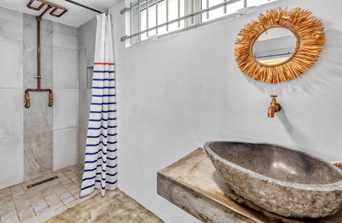 Albion Bed & Breakfast | La Maison Ojas Eco Lodges