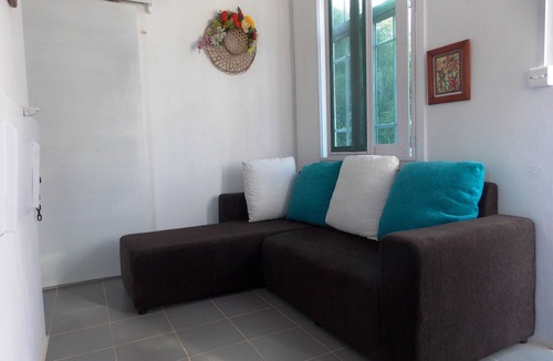 Coromandel House | La Villa Allamanda