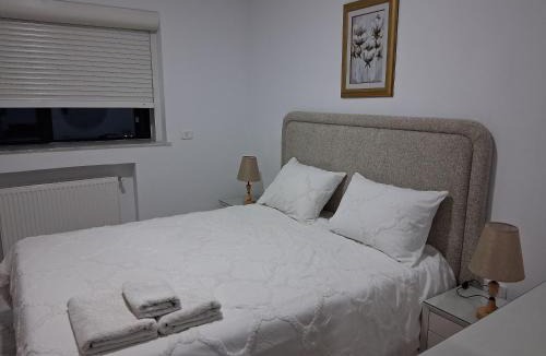 Les Berges Du Lac II Apartment | Lac 2 Luxury flat C