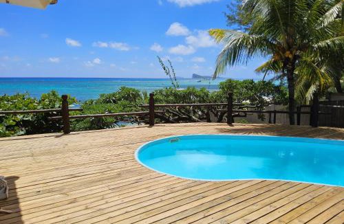 Pointe aux Canonniers Villa | Lakaz Badamier - Villa pieds dans l'eau avec piscine