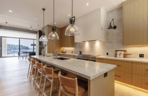 Muskoka Lakes Cottage | Lake Joseph Beach house - Bringing the Caribbean to Muskoka