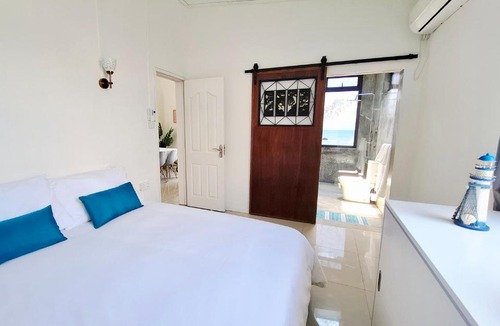 Pointe aux Biches Apartment | Lazura - Cozy Beachfront Apartment - Pointe aux Biches