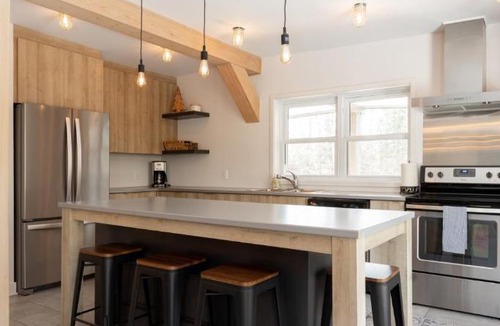 St-Adolphe-d'Howard Ski Chalet | Le Grand Shack- Locations du Sommet