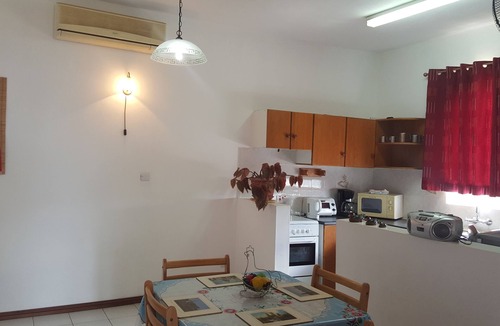 Trou aux Biches Apartment | Location appartement mer 1à 2 pers 250m Trou aux biches et 500m Mon choisy plage