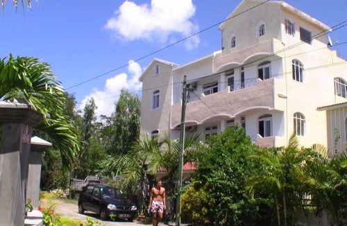 Trou aux Biches Apartment | Location appartement mer 1à 2 pers 250m Trou aux biches et 500m Mon choisy plage
