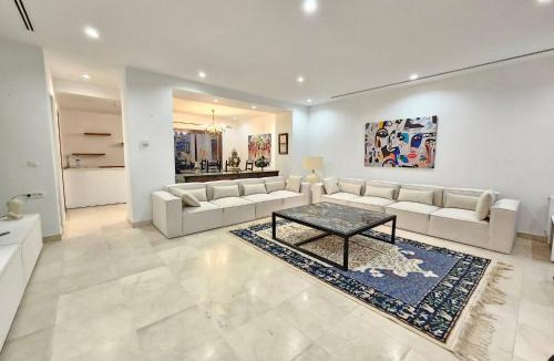 Sidi Daoud Villa | Luxurious 7-Bedroom Villa in La Marsa, Tunisia - Modern Comfort Elegance