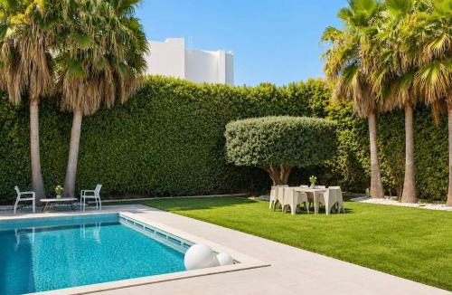 La Soukra Villa | Luxurious Contemporary Villa with Private Pool in Tunis