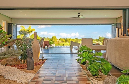Mont Choisy Villa | Luxury Oasis with Infinity Pool & Golf Course View
