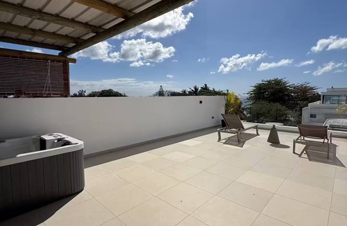 Pointe aux Biches Apartment | Marvelous 3-bedroom Oceanview Penthouse at Trou aux Biches