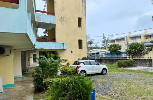 Pereybere Apartment | Pereybere Beach Walk Apartment With Wifi & Parking