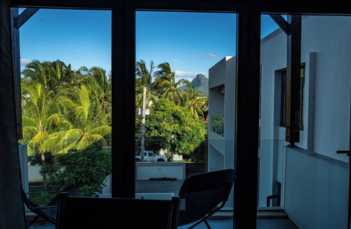 Flic-en-Flac Apartment | RABBIT HOLIDAY - 8 mins walk to the beach