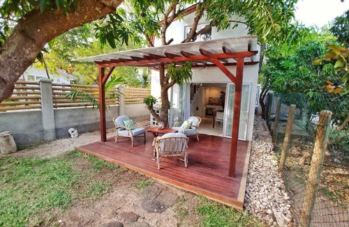 Tamarin Ski Chalet | Sanjana and Julien Cosy bungalow in Tamarin bay