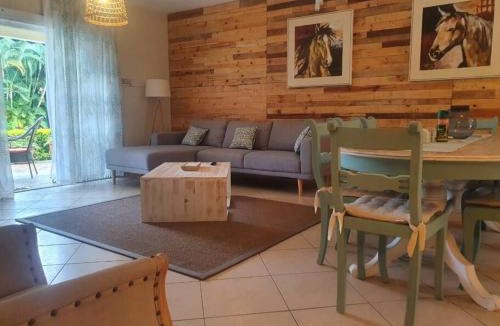 Flic-en-Flac Apartment | Sirokann by Gerards & Angel