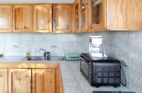 Calodyne Apartment | Spacious Apartment in Calodyne with Enclosed Garden