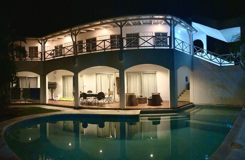 Mont Choisy House | Spacious Villa with garden and swimming pool 2 min from the beach - Government license Touristic residence n. 00102