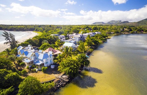 Black River Boat Rental | Sun-Kissed Sailing Adventure in Distrito Riviere Noire, Mauritius
