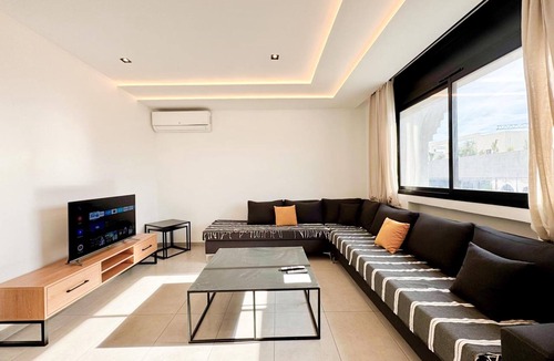 Les Berges du Lac Apartment | Sunset 301 Luxury appartment with Gym in Lac1