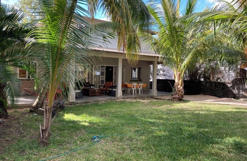 La Gaulette House | t Charming 3 bedroom villa with WiFi and AC in La Gaulette Sea and mountain view