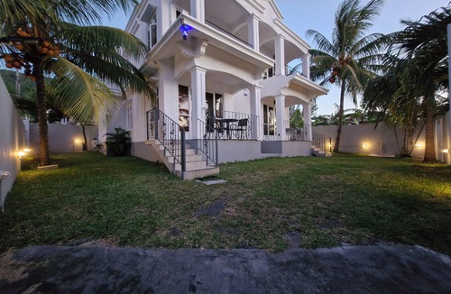 La Gaulette Bed & Breakfast | Tam Studio