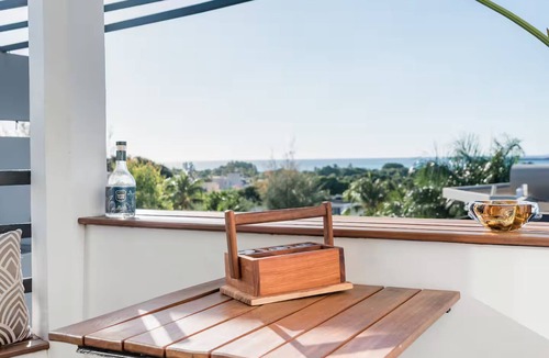 Pointe Aux Sables Apartment | Unique Designer Studio in shared villa,Pool, Jacuzzi.