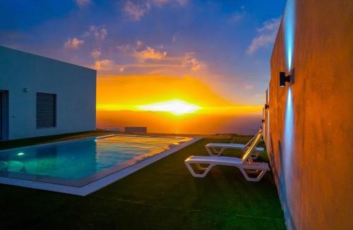 Aousja House | Villa Azure - Spacious Home In Metline