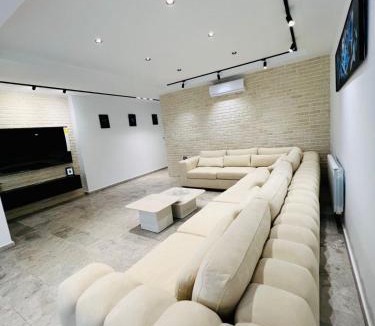 Rejiche Apartment | Villa Caesar Piscine privée