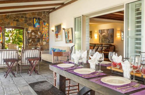 Roches Noires House | Villa du Bonheur beachfront home by IHR