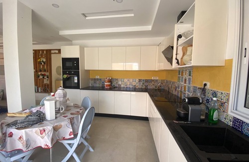 Djerba Midun Villa | Villa Farah: Pool, Jacuzzi with no neighbors in sight