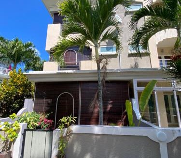 Grand-Baie Villa | Waterside Complex - Beachfront Villa in Grand Baie