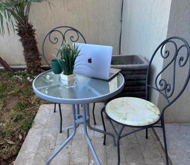 La Marsa Apartment | Work and Wave cosy studio at La Marsa