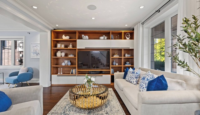 15 Min to Downtown | Games Room | Private Parking | Private Backyard in Toronto