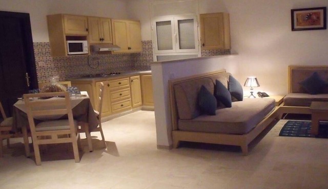 Appart Hotel Castilia Suites