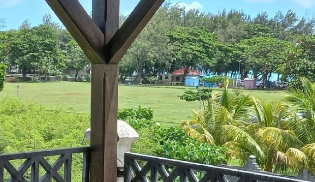 AVA Beachhouse Apartment- 5 mins walk from the beach