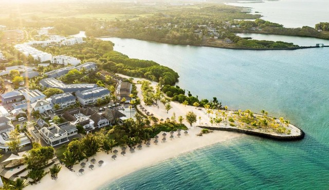 Azuri Resort Villa with Pool, Golf & Beach Club