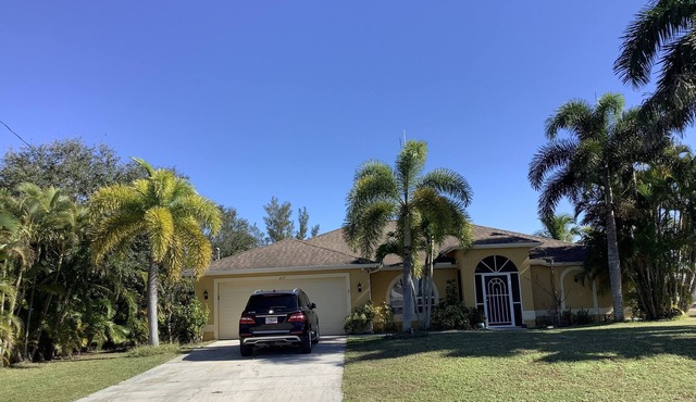 Beautiful 3 bed/2 bath home in one of the best locations in Cape Coral in Cape Coral
