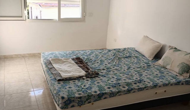 Beautiful apartment in Tunis, 2 bedrooms, balcony, kitchen, bathroom, in a quiet neighborhood.