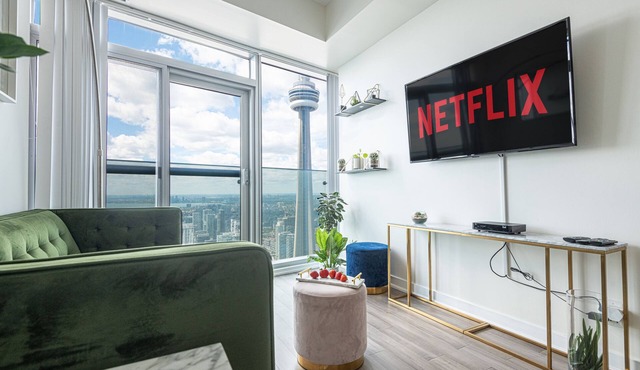 Beautiful Luxurious Modern With Breathtaking Views in Toronto