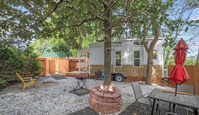 Chic Tiny Cabin | Modern and Cozy Retreat for Two in Roswell