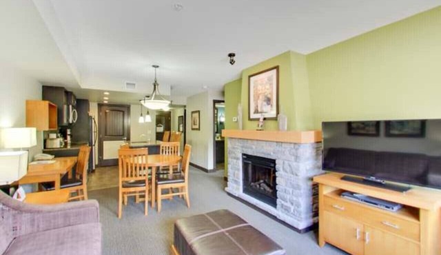 Cozy Condo With Hot Tub+Gym & Underground Parking in Dead Man`s Flats